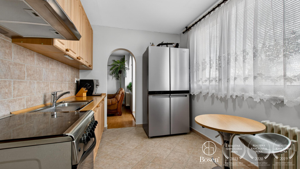 BOSEN | Kompletne zrekonštruovaný 4 izbový byt s garážou na ulici Sama Chalúpku, Stupava