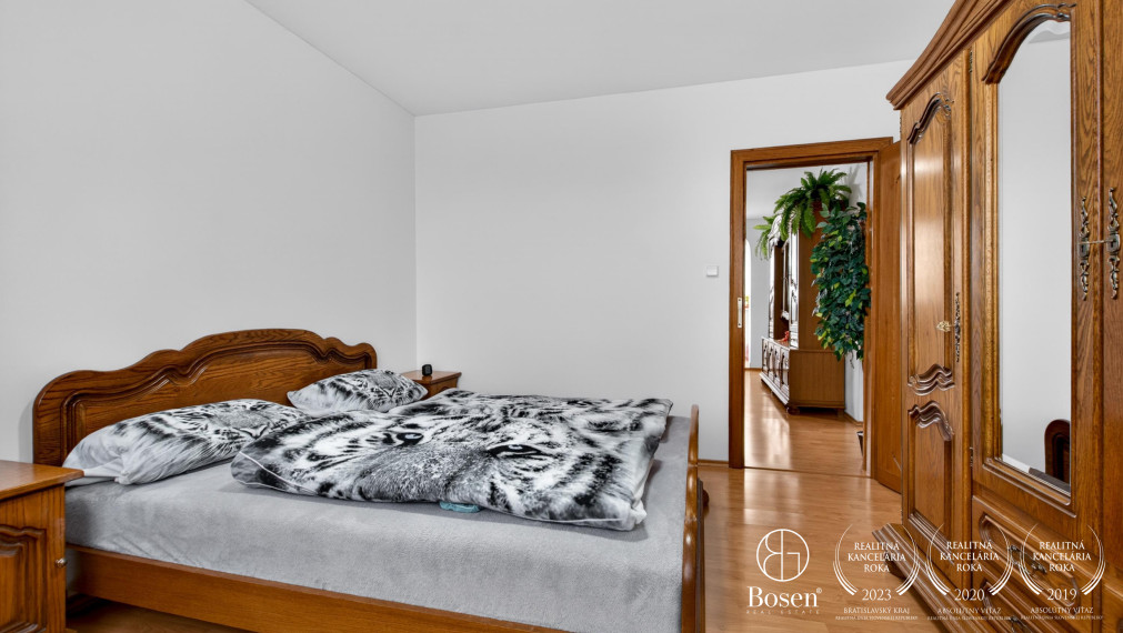 BOSEN | Kompletne zrekonštruovaný 4 izbový byt s garážou na ulici Sama Chalúpku, Stupava