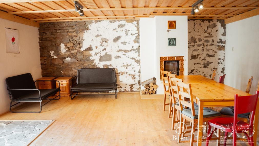 BOSEN | Rodinná usadlosť na polosamote, pozemok 3100 m2.