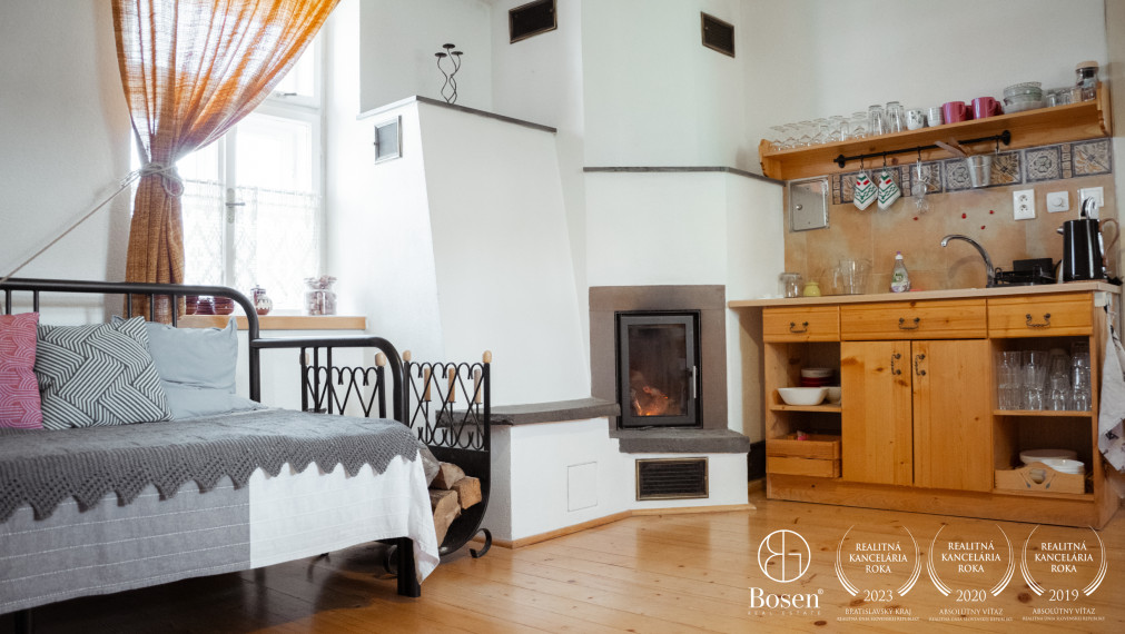 BOSEN | Rodinná usadlosť na polosamote, pozemok 3100 m2.