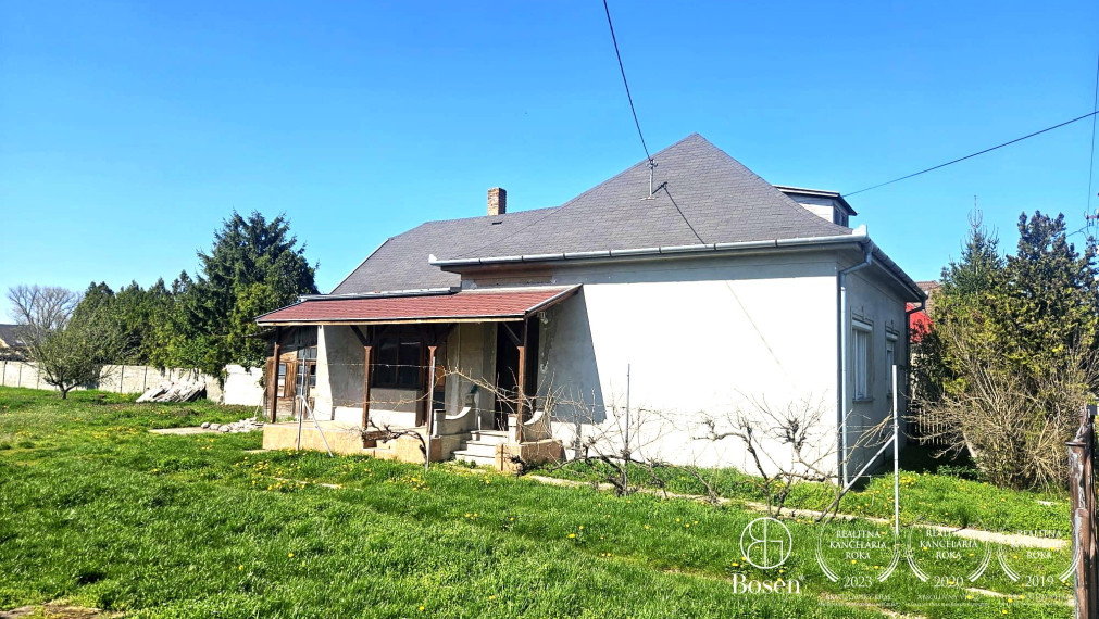 BOSEN | 3 izbový rodinný dom s garážou, Vrakúň
