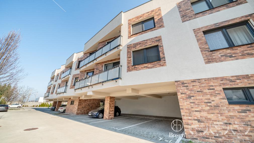 BOSEN | 2-izbový byt so záhradkou a parkovacím státím v novostavbe, 104,3 m², Ružinov, Na Piesku