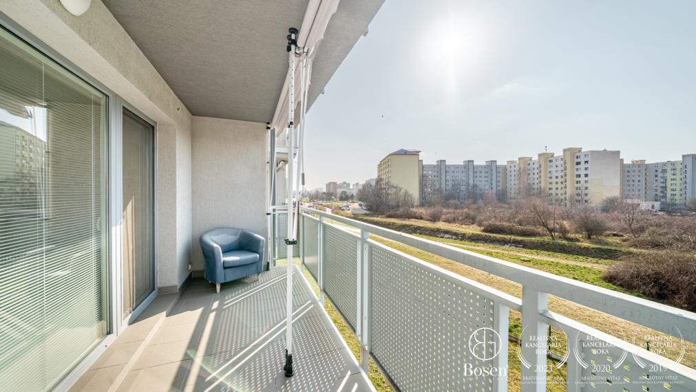 BOSEN | Na predaj veľkometrážna klimatizovaná garsónka – La Vita,Pezinok