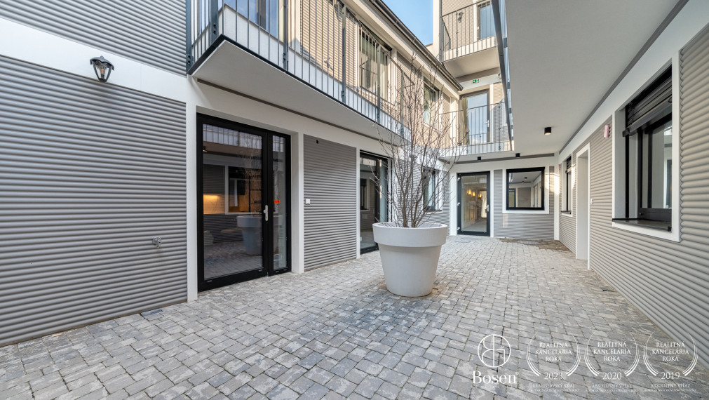 BOSEN| 2 izbový, zariadený byt s predzáhradkou