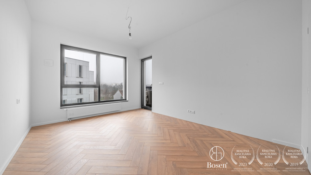 LOYALTERS | Predaj 3-izbového apartmánu s balkónom 82m2 | Kesselbauer |