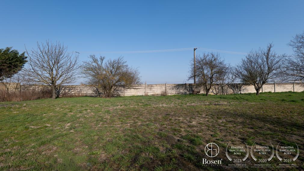 BOSEN I Investičný stavebný pozemok  s rozlohou 855 m2