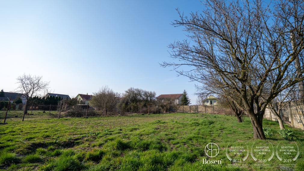 BOSEN I Investičný stavebný pozemok  s rozlohou 855 m2