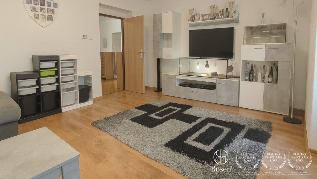 BOSEN | Rodinný dom s veľkým pozemkom – Rohovce, okres DS