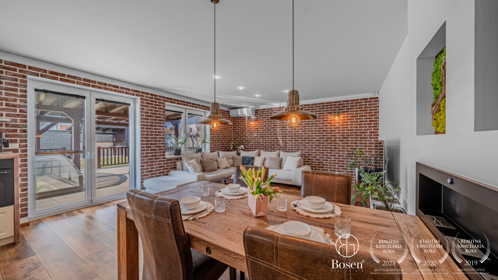 BOSEN| Rodinný dom s bazénom a veľkorysou terasou - Malinovo