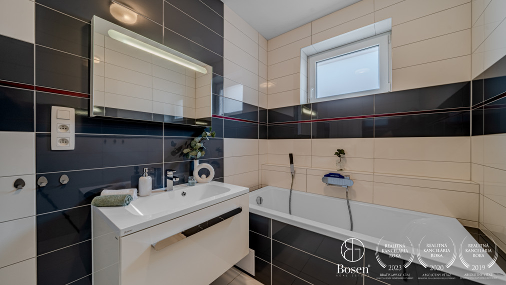 BOSEN| Rodinný dom s bazénom a veľkorysou terasou - Malinovo