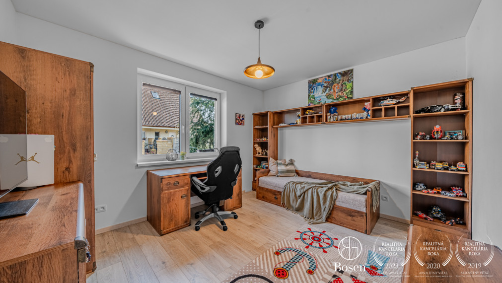 BOSEN| Rodinný dom s bazénom a veľkorysou terasou - Malinovo