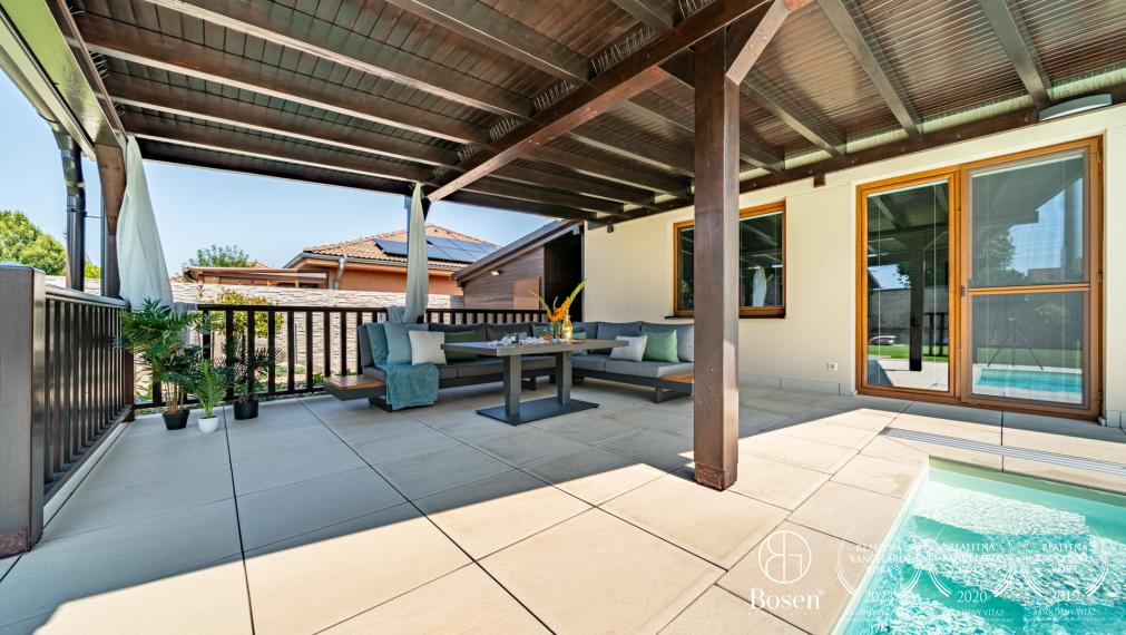 BOSEN| Rodinný dom s bazénom a veľkorysou terasou - Malinovo
