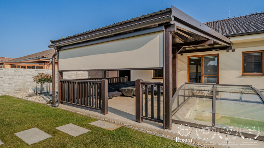 BOSEN| Rodinný dom s bazénom a veľkorysou terasou - Malinovo
