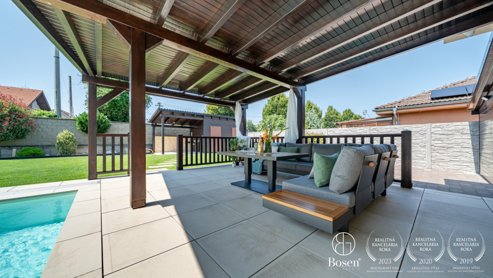 BOSEN| Rodinný dom s bazénom a veľkorysou terasou - Malinovo