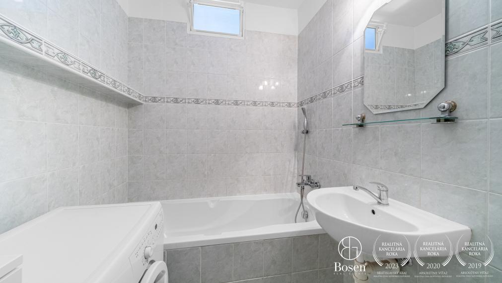BOSEN | 3 izbový byt s loggiou a klímou 68 m2, Ševčenkova