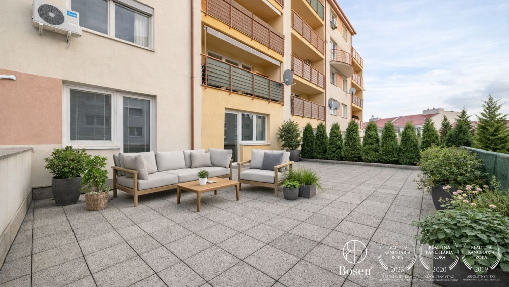 BOSEN | 3 izbový byt s veľkou terasou s garážou v cene, 133 m2, Nitra - Zobor