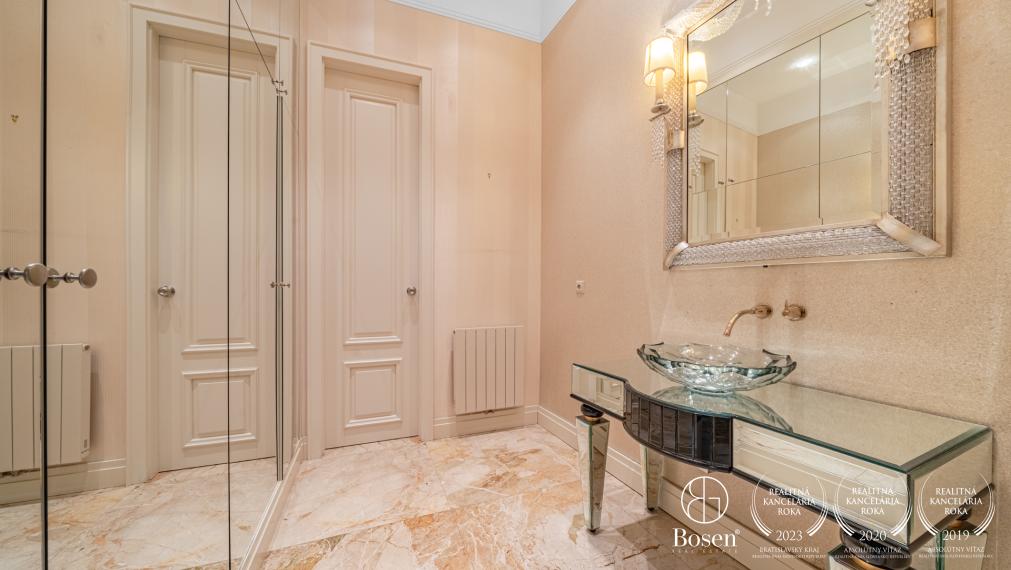 BOSEN | Exclusive 5-room apartment, Gorkého - Motešických Palace