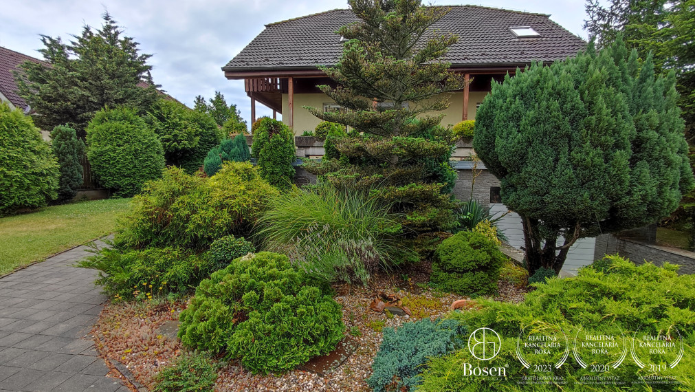 BOSEN | Rodinný dom v Limbachu, ktorý má všetko - squashovú halu, záhradu aj vínnu pivnicu