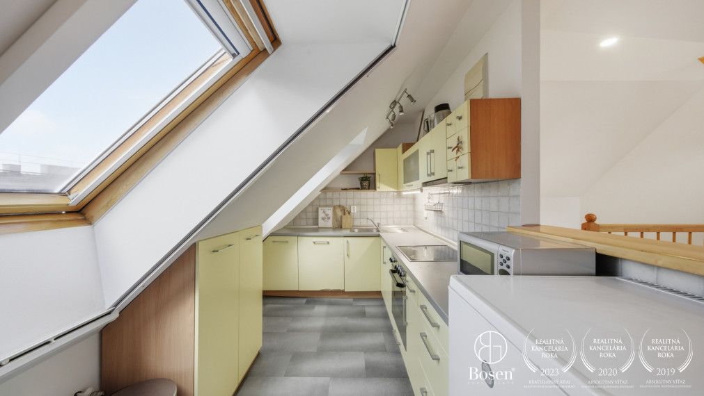 BOSEN | Zariadený podkrovný byt v centre, Gunduličova, BA