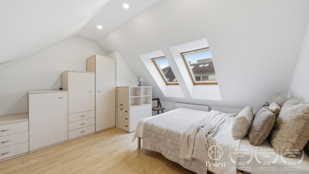 BOSEN | Zariadený podkrovný byt v centre, Gunduličova, BA