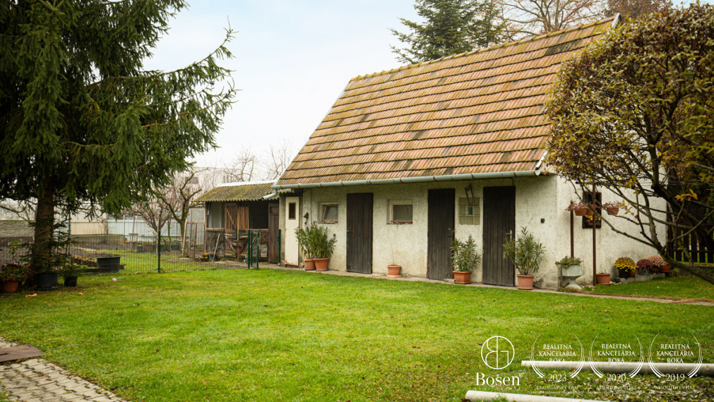 BOSEN | REZERVOVANÉ 4. izbový rodinný dom v obci Amadeho Kračany