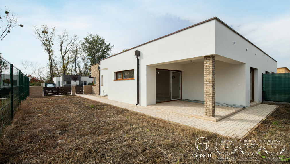 BOSEN | Rodinný dom s dvoma bytovými jednotkami s TEPELNÝM ČERPADLOM V CENE, Dunajský Klátov