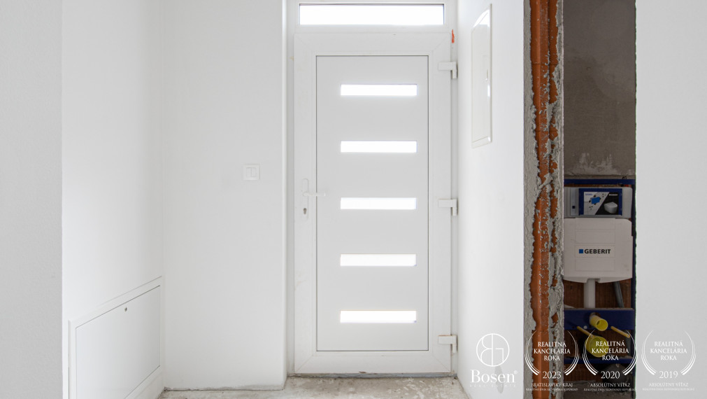 BOSEN | Rodinný dom s dvoma bytovými jednotkami s TEPELNÝM ČERPADLOM V CENE, Dunajský Klátov