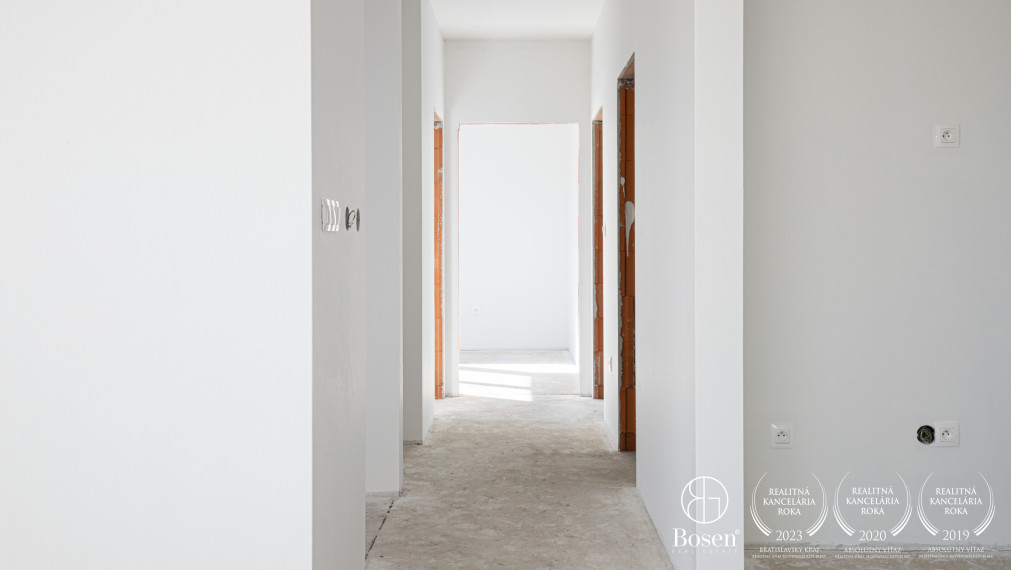 BOSEN | Rodinný dom s dvoma bytovými jednotkami s TEPELNÝM ČERPADLOM V CENE, Dunajský Klátov