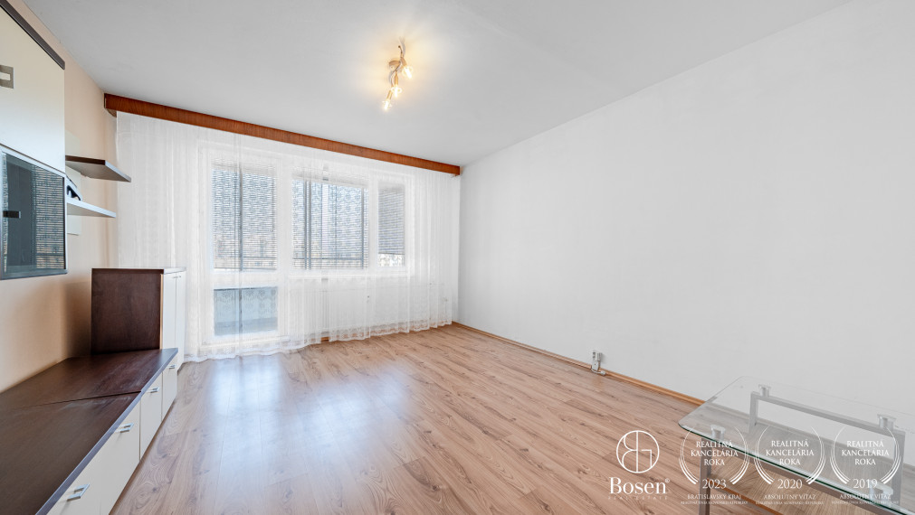 BOSEN | 3- izbový priestranný byt, Beňadická ulica - Petržalka, 74 m2, dve lodžie