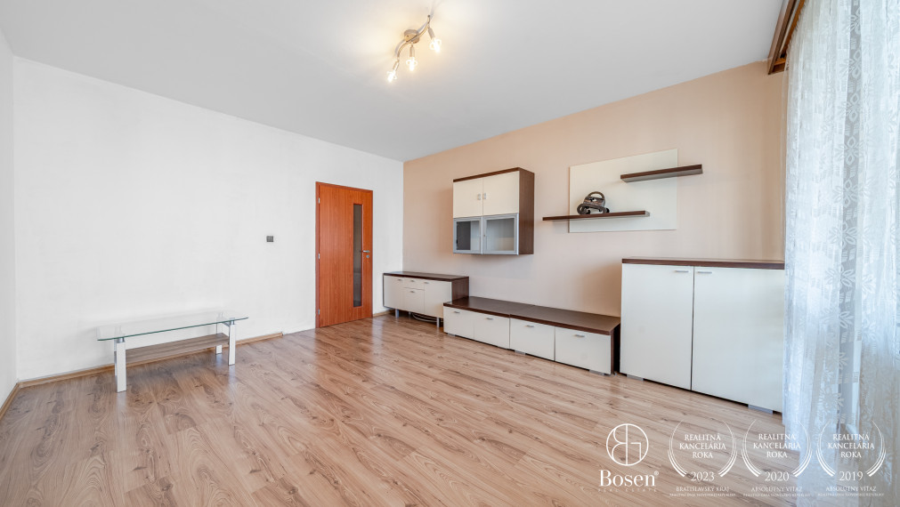 BOSEN | 3- izbový priestranný byt, Beňadická ulica - Petržalka, 74 m2, dve lodžie