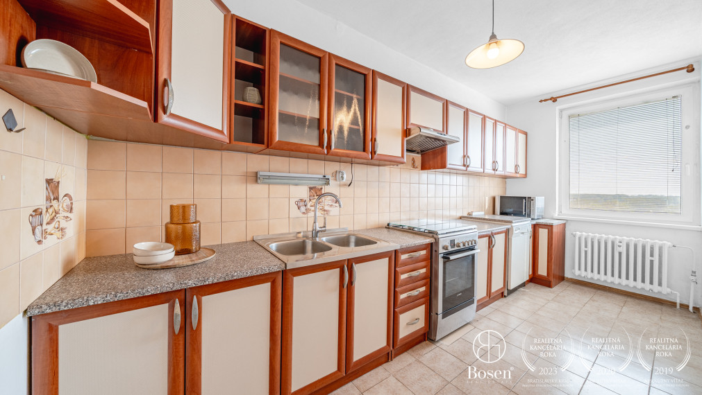 BOSEN | 3- izbový priestranný byt, Beňadická ulica - Petržalka, 74 m2, dve lodžie