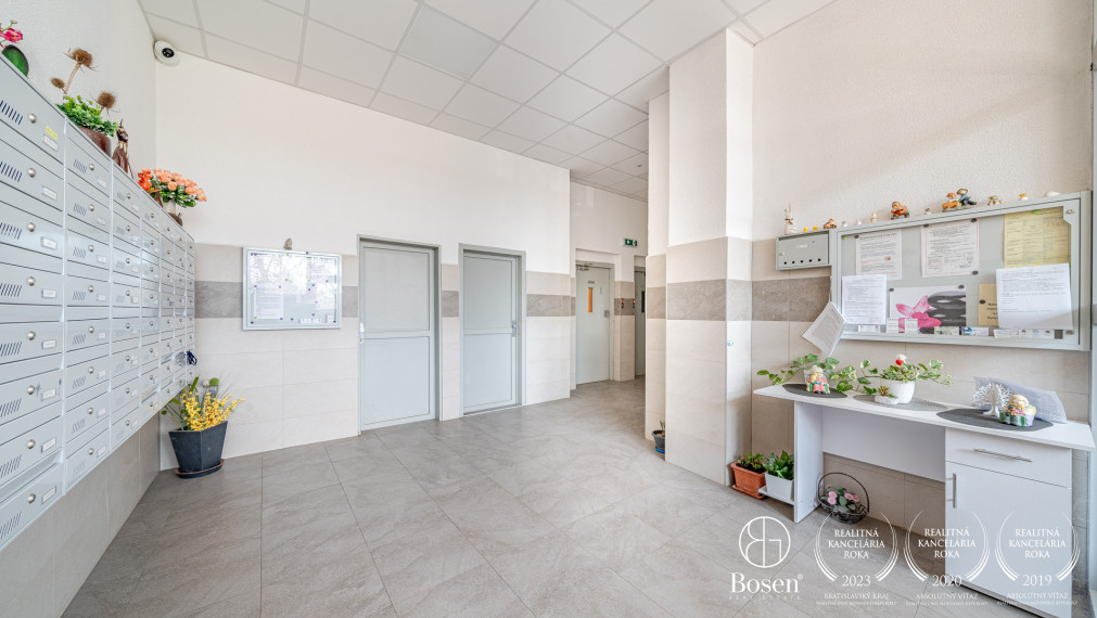 BOSEN | 3- izbový priestranný byt, Beňadická ulica - Petržalka, 74 m2, dve lodžie