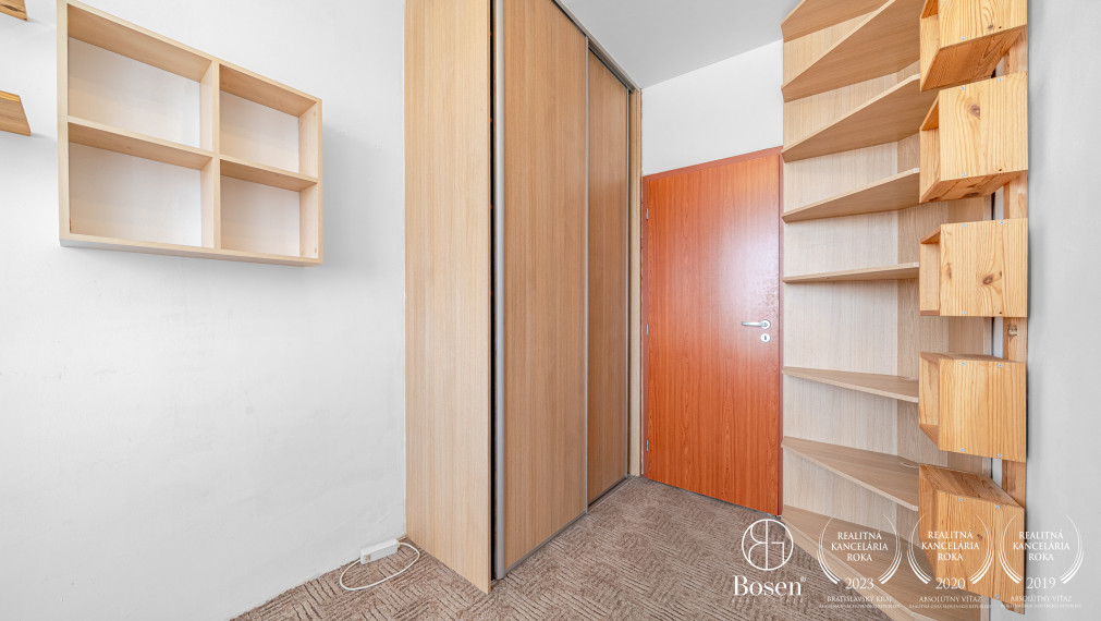 BOSEN | 3- izbový priestranný byt, Beňadická ulica - Petržalka, 74 m2, dve lodžie