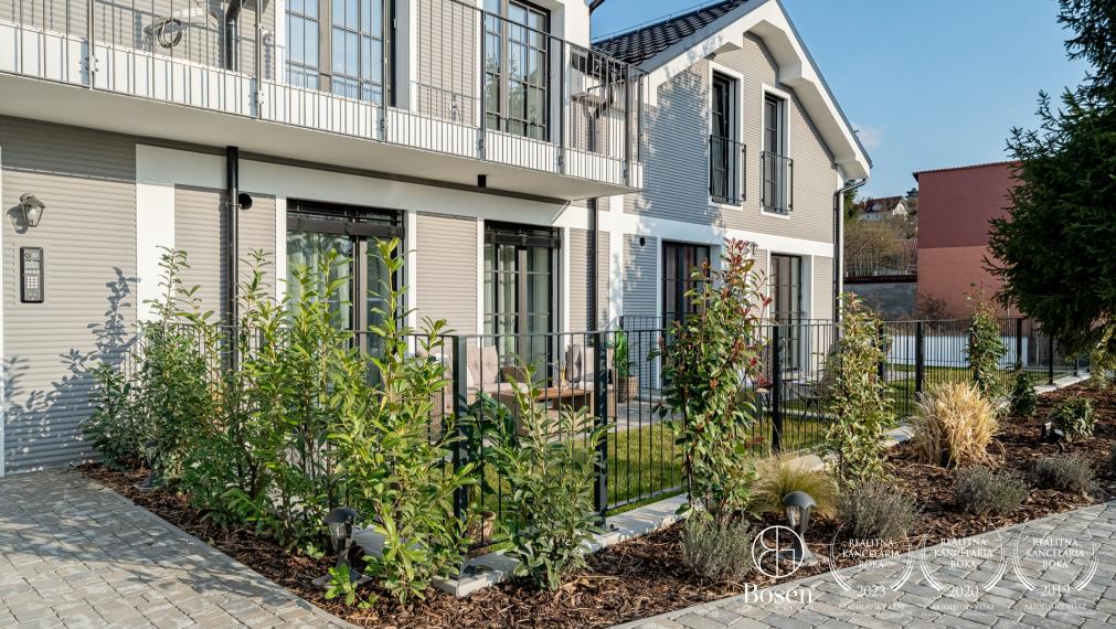 BOSEN| 2 izbový, zariadený byt s predzáhradkou