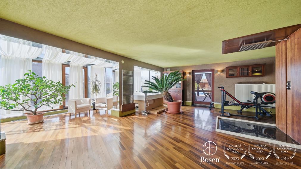 BOSEN | Rodinný dom s wellness a podnikateľským priestorom, Veľké Bielice, 521 m2