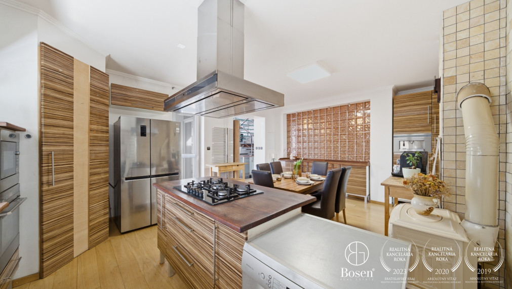 BOSEN | Rodinný dom s wellness a podnikateľským priestorom, Veľké Bielice, 521 m2