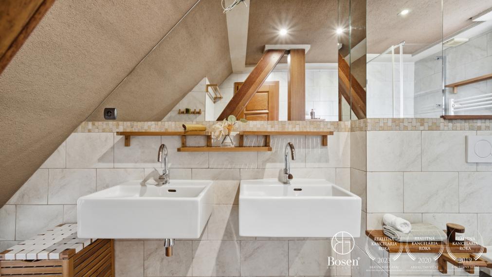 BOSEN | Rodinný dom s wellness a podnikateľským priestorom, Veľké Bielice, 521 m2