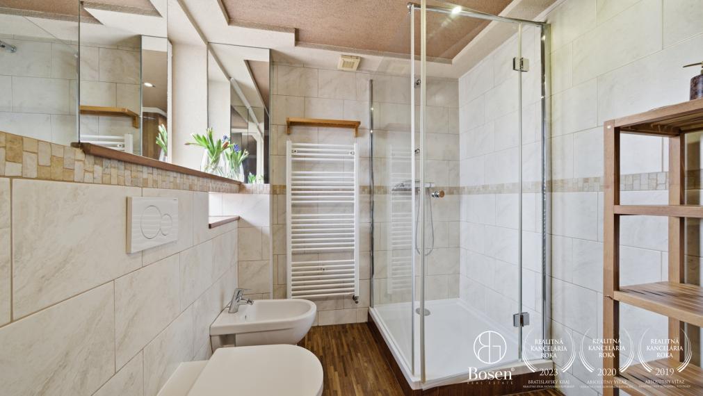 BOSEN | Rodinný dom s wellness a podnikateľským priestorom, Veľké Bielice, 521 m2