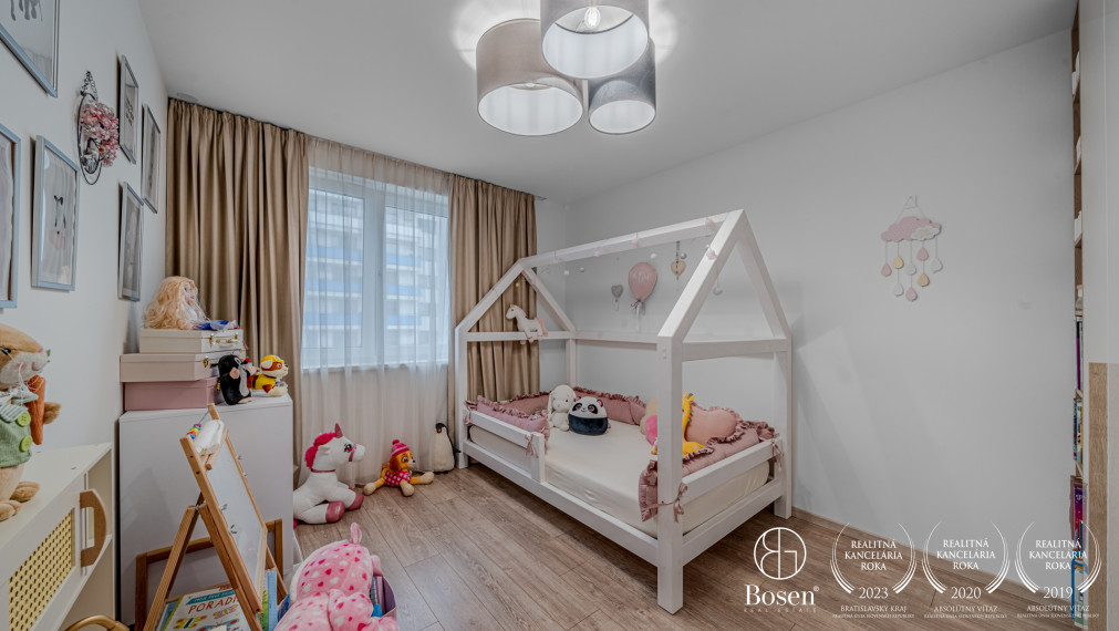 BOSEN |3 izbový zariadený byt 91 m2,  garážové státie