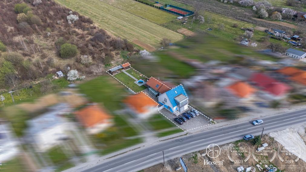 BOSEN | Rodinný dom s wellness a podnikateľským priestorom, Veľké Bielice, 521 m2
