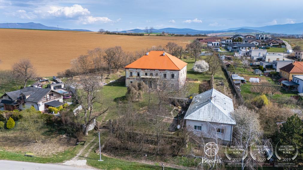BOSEN | Historický kaštiel s parkom, Malé Bielice, 6.000 m2