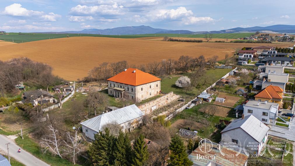 BOSEN | Historický kaštiel s parkom, Malé Bielice, 6.000 m2