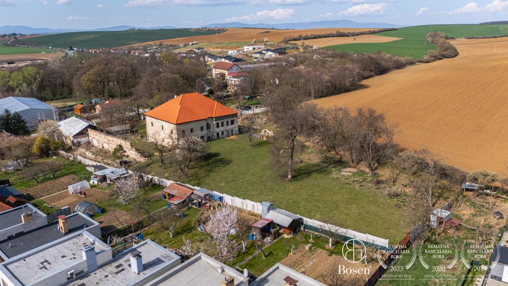 BOSEN | Historický kaštiel s parkom, Malé Bielice, 6.000 m2