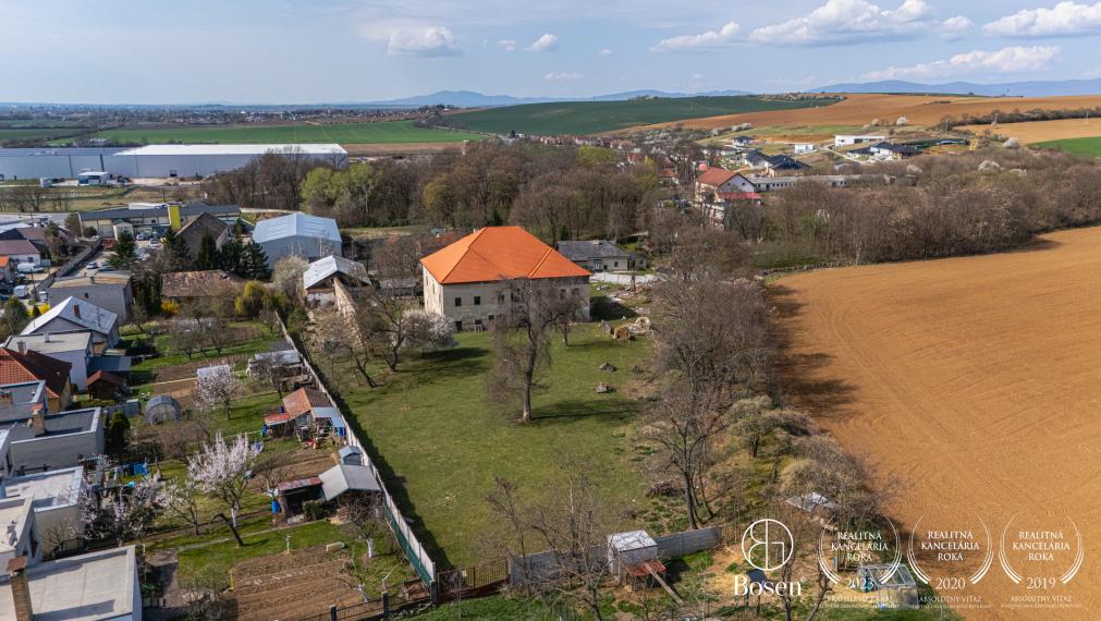 BOSEN | Historický kaštiel s parkom, Malé Bielice, 6.000 m2