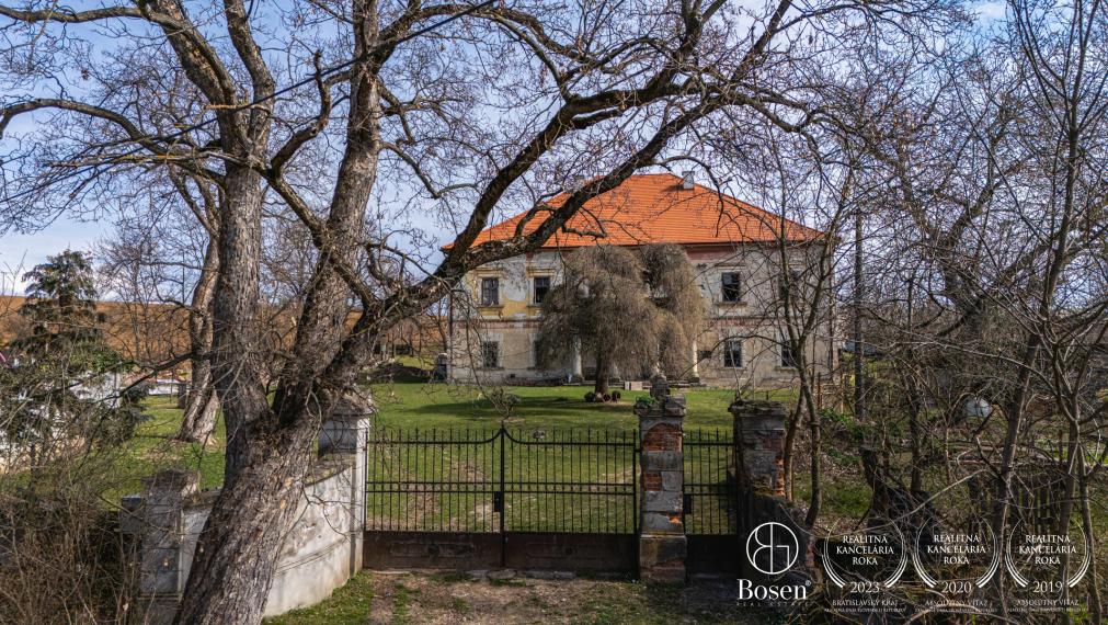 BOSEN | Historický kaštiel s parkom, Malé Bielice, 6.000 m2