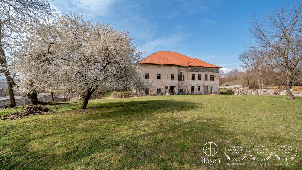 BOSEN | Historický kaštiel s parkom, Malé Bielice, 6.000 m2