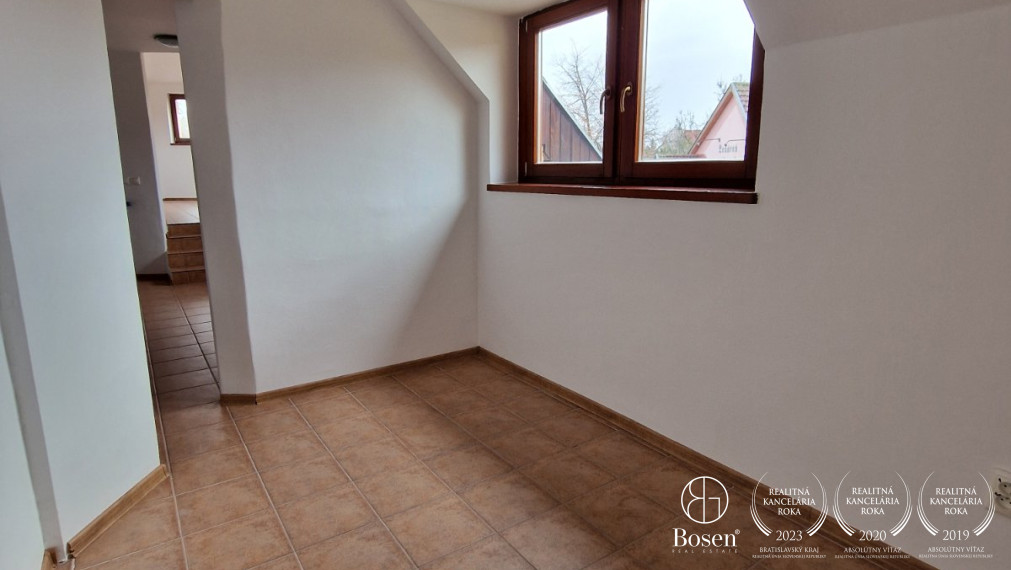 BOSEN | Na prenájom obchodný priestor na pešej zóne DS, 79 m2