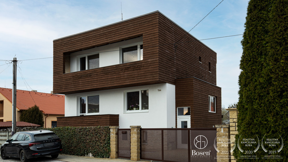 BOSEN | 5 IZBOVÝ RODINNÝ DOM S VEĽKOU ZÁHRADOU, HORNÉ SALIBY