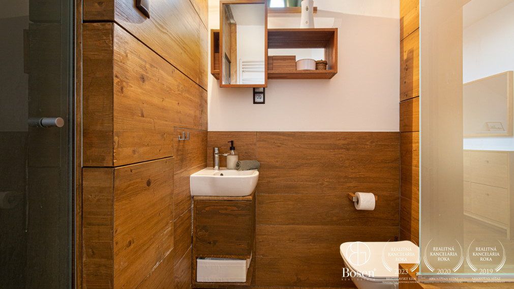 BOSEN | 5 IZBOVÝ RODINNÝ DOM S VEĽKOU ZÁHRADOU, HORNÉ SALIBY