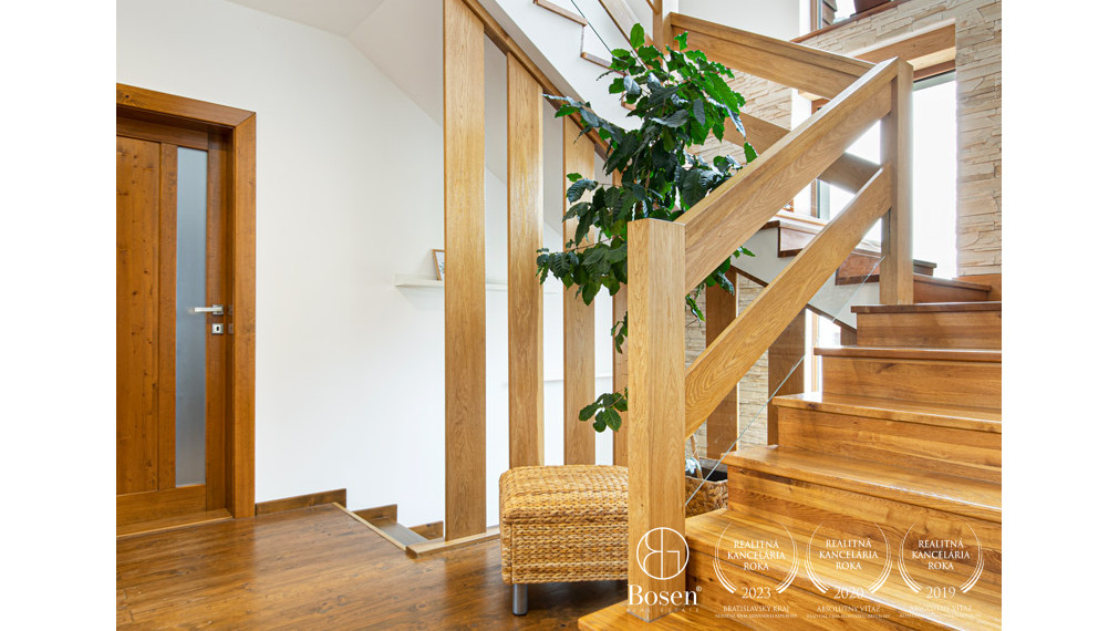 BOSEN | 5 IZBOVÝ RODINNÝ DOM S VEĽKOU ZÁHRADOU, HORNÉ SALIBY